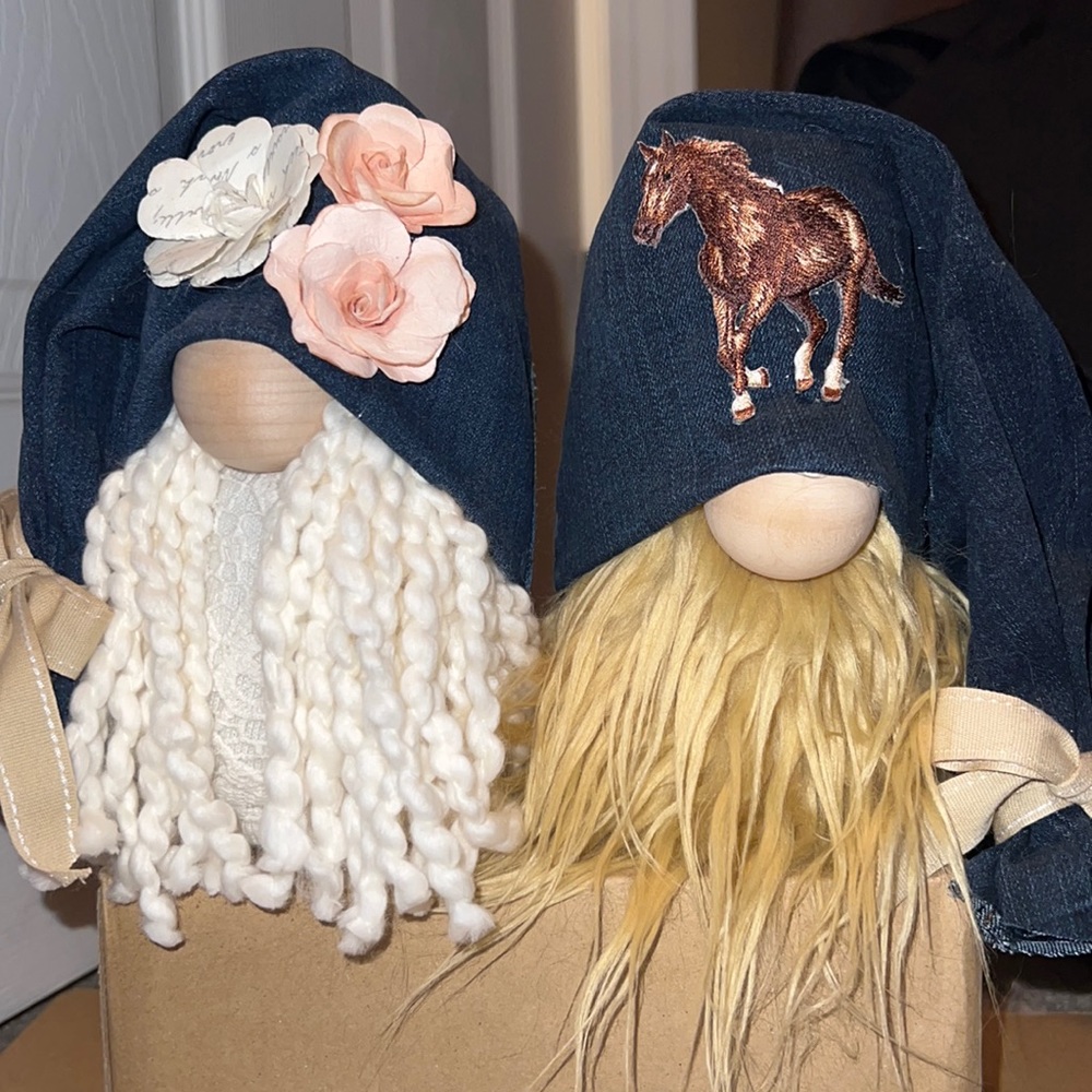 Cutest little equestrian gnomes !